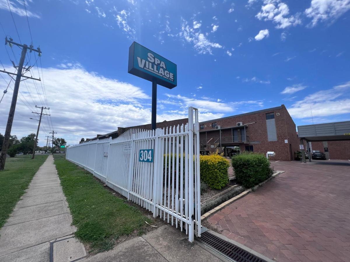 Spa Village Travel Inn Moree Extérieur photo