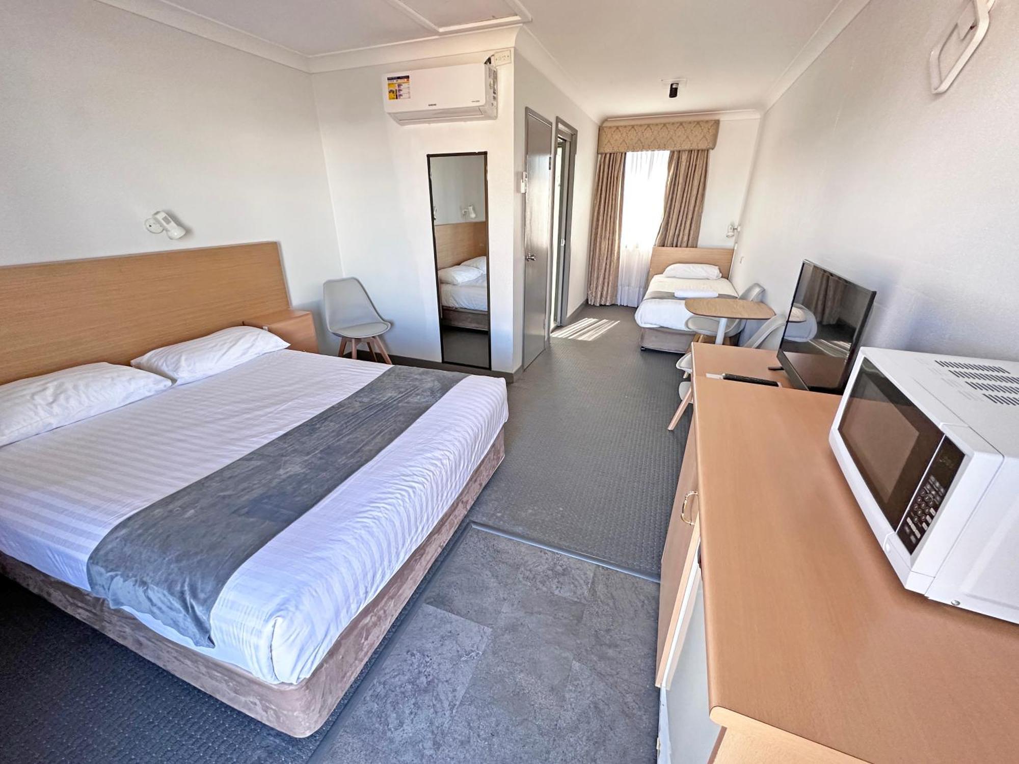 Spa Village Travel Inn Moree Extérieur photo