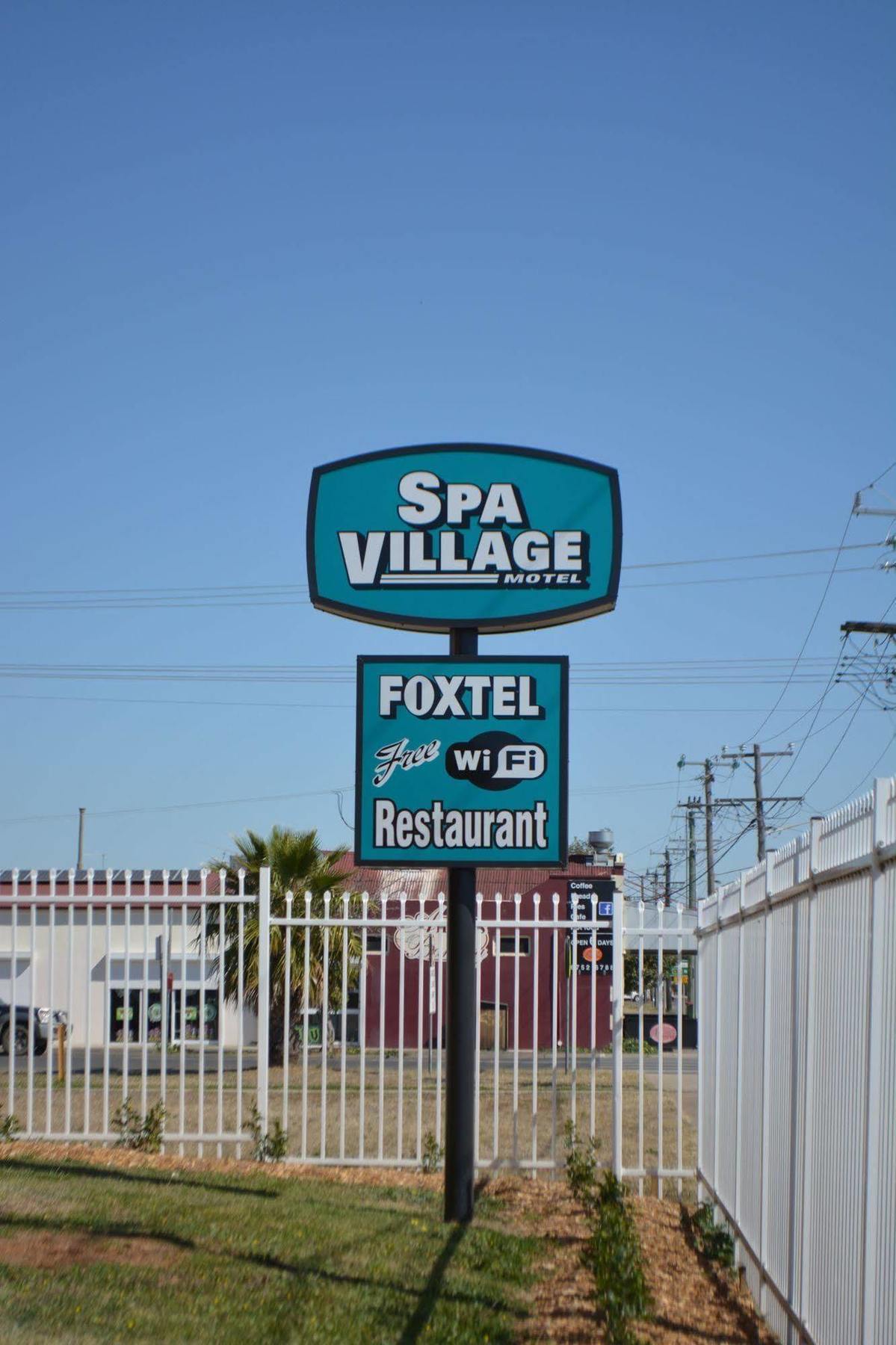 Spa Village Travel Inn Moree Extérieur photo